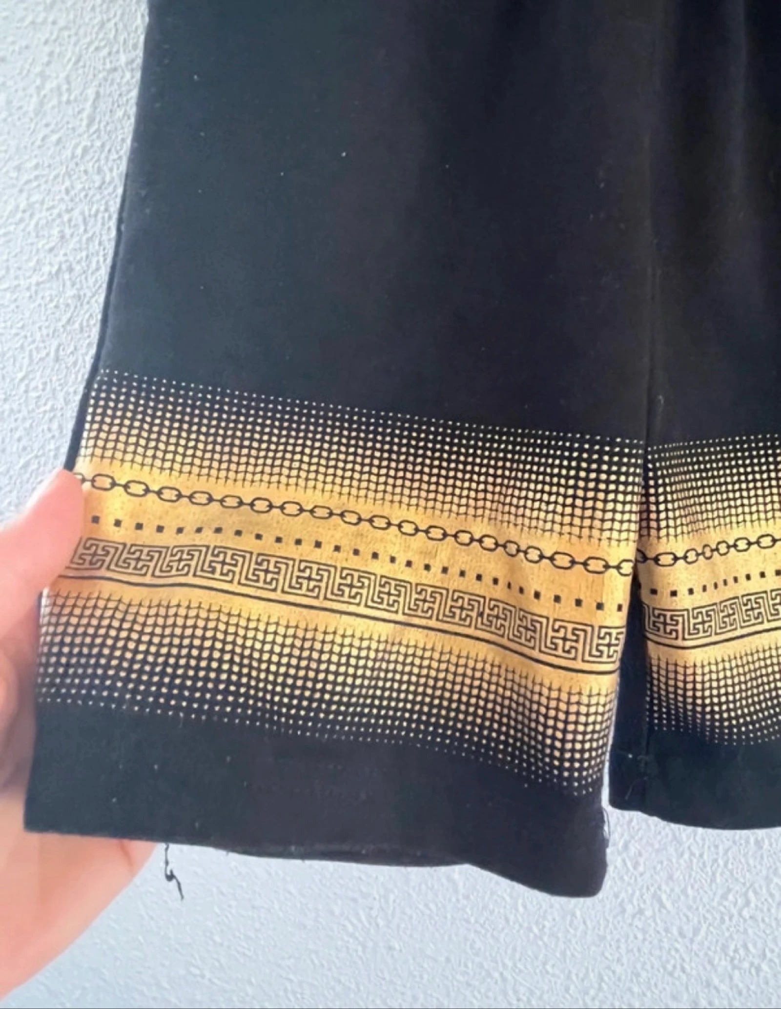 Gold black shorts size 4 years – photo 2
